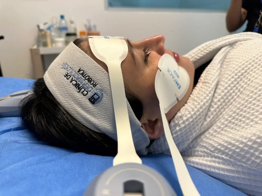 Tratamiento robotico para las arrugas- clinica de dermatologia robotica