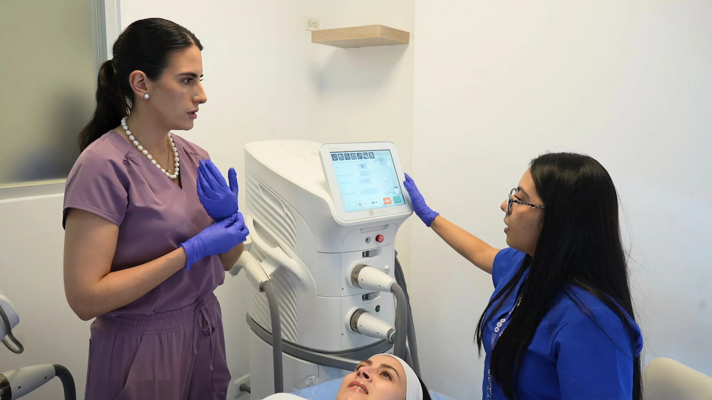 tratamientos faciales en Quito - clinica de dermatologia Robotica